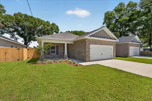 1607B 26th St, Niceville, FL 32578 - Photo 5