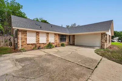 2205 Calle De Marbella, Navarre, FL 32566 - Photo 1