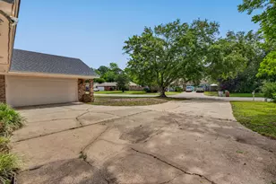 2205 Calle De Marbella, Navarre, FL 32566 - Photo 5