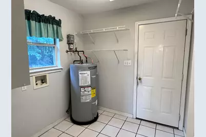 395 Lake Holley Circle, Defuniak Springs, FL 32433 - Photo 5