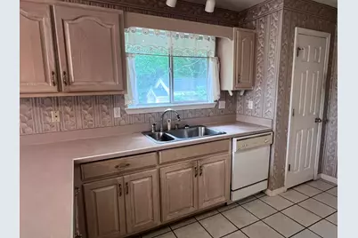395 Lake Holley Circle, Defuniak Springs, FL 32433 - Photo 3