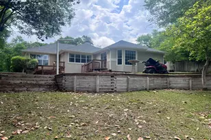 395 Lake Holley Cir, Defuniak Springs, FL 32433 - Photo 25