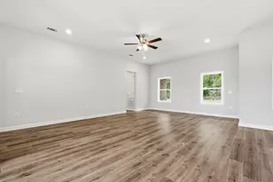 6112 Mildreds Wy, Crestview, FL 32539 - Photo 15