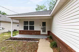 203 8th Ave, Crestview, FL 32536 - Photo 3