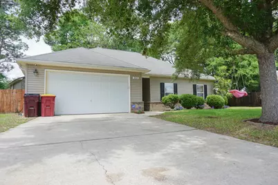 212 Ladue Avenue, Crestview, FL 32539 - Photo 1