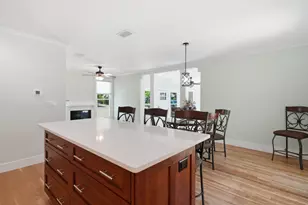 203 NE Bradley Dr, Fort Walton Beach, FL 32547 - Photo 11