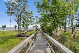 1739 Sound Creek Ct, Navarre, FL 32566 - Photo 77