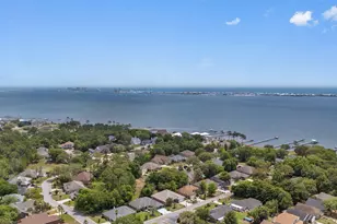 1739 Sound Creek Ct, Navarre, FL 32566 - Photo 71