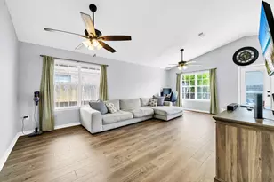 389 Pristine Water Ln, Mary Esther, FL 32569 - Photo 3