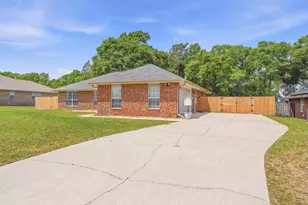 2370 Barberee Dr, Crestview, FL 32536 - Photo 3