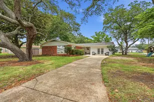 233 NW Pleasant St, Fort Walton Beach, FL 32548 - Photo 5