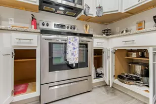 255 S E St, Pensacola, FL 32502 - Photo 13