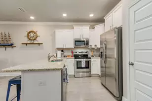 255 S E St, Pensacola, FL 32502 - Photo 57