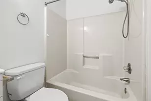 207 W Pinoak Ct, Crestview, FL 32539 - Photo 21
