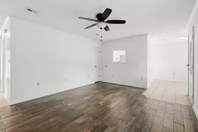 207 W Pinoak Court, Crestview, FL 32539 - Photo 5