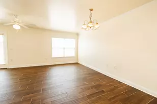748 Majestic Dr, Crestview, FL 32536 - Photo 5