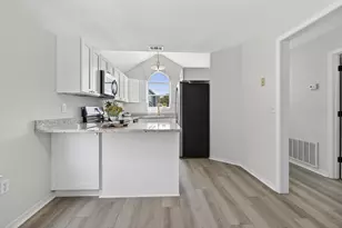 468 Sandy Ridge Cir, Mary Esther, FL 32569 - Photo 13