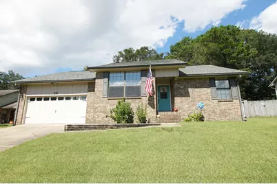 221 Karen Court, Niceville, FL 32578 - Photo 1