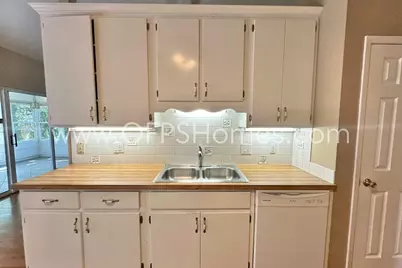 4534 E Parkwood Lane, Niceville, FL 32578 - Photo 11