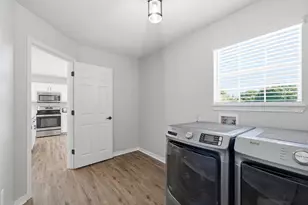 2672 Paddock Cir, Crestview, FL 32536 - Photo 25