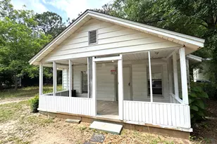 1018 S Wilson St, Crestview, FL 32536 - Photo 1