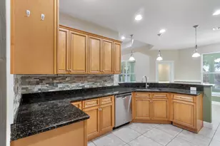 6882 Brocado Ct, Navarre, FL 32566 - Photo 7