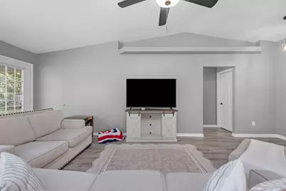 7682 Manatee Street, Navarre, FL 32566 - Photo 15