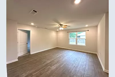 3481 Sparco Drive, Crestview, FL 32539 - Photo 9