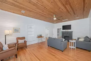 28 E Live Oak Ave, Defuniak Springs, FL 32435 - Photo 13