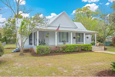 28 E Live Oak Avenue, Defuniak Springs, FL 32435 - Photo 3