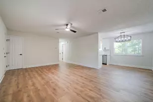487 Woodlawn Rd, Freeport, FL 32439 - Photo 11