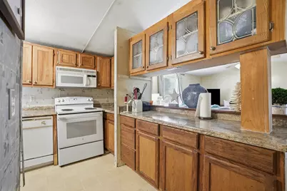 12 E Royal Palm Avenue, Defuniak Springs, FL 32433 - Photo 11