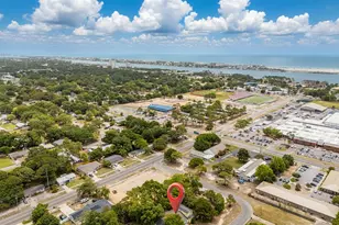 13 NW Cape Dr, Fort Walton Beach, FL 32548 - Photo 15