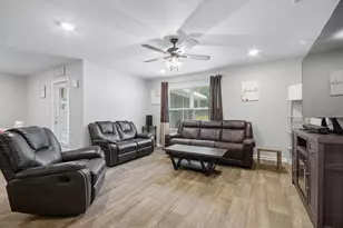 4656 Red Oak Dr, Milton, FL 32583 - Photo 5