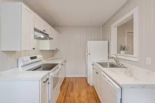 812 E Edney Ave, Crestview, FL 32539 - Photo 9