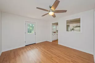 812 E Edney Ave, Crestview, FL 32539 - Photo 13
