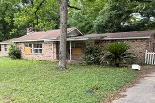 656 McClelland St, Crestview, FL 32536 - Photo 1