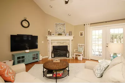 1654 Parkside Circle, Niceville, FL 32578 - Photo 9