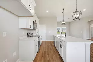 2809 Blackbird Ct, Crestview, FL 32539 - Photo 9