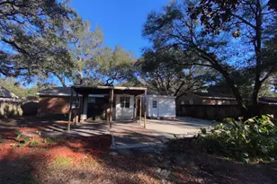 208 20th St, Niceville, FL 32578 - Photo 17