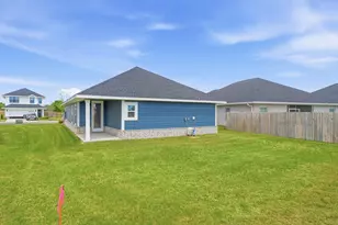 692 Alleyoak Ln, Freeport, FL 32439 - Photo 3