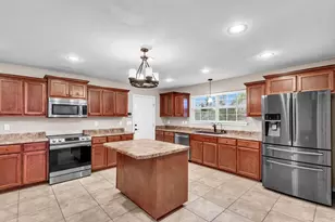 2387 Barberee Dr, Crestview, FL 32536 - Photo 3