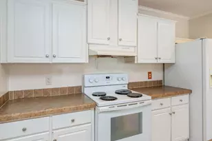 203 W Picasso Cir, Defuniak Springs, FL 32433 - Photo 9
