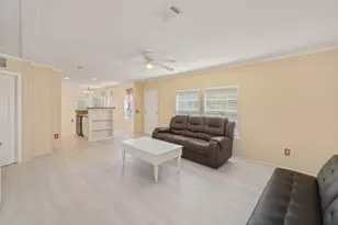 203 W Picasso Cir, Defuniak Springs, FL 32433 - Photo 5