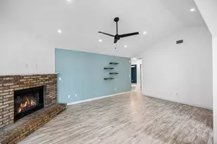 213 Cadillac Ave, Niceville, FL 32578 - Photo 3