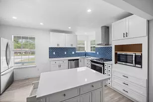 213 Cadillac Ave, Niceville, FL 32578 - Photo 5