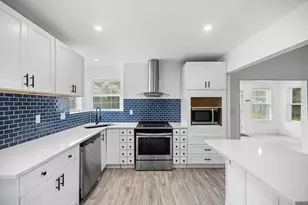 213 Cadillac Ave, Niceville, FL 32578 - Photo 3