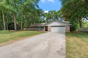 2435 Rocky Shores Dr, Niceville, FL 32578 - Photo 3