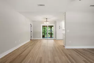 2435 Rocky Shores Dr, Niceville, FL 32578 - Photo 11