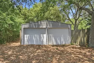 2725 Sherwood Dr, Navarre, FL 32566 - Photo 29